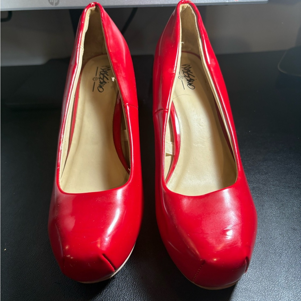 Red Heels - Picture 2 of 8